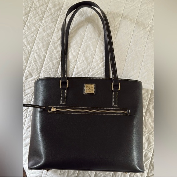 Dooney & Bourke Saffiano Shopper plus large zip around wristlet - Picture 5 of 9